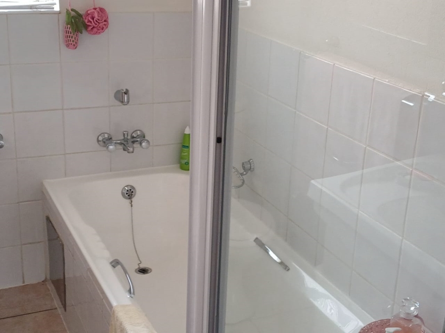 3 Bedroom Property for Sale in Safari Gardens North West